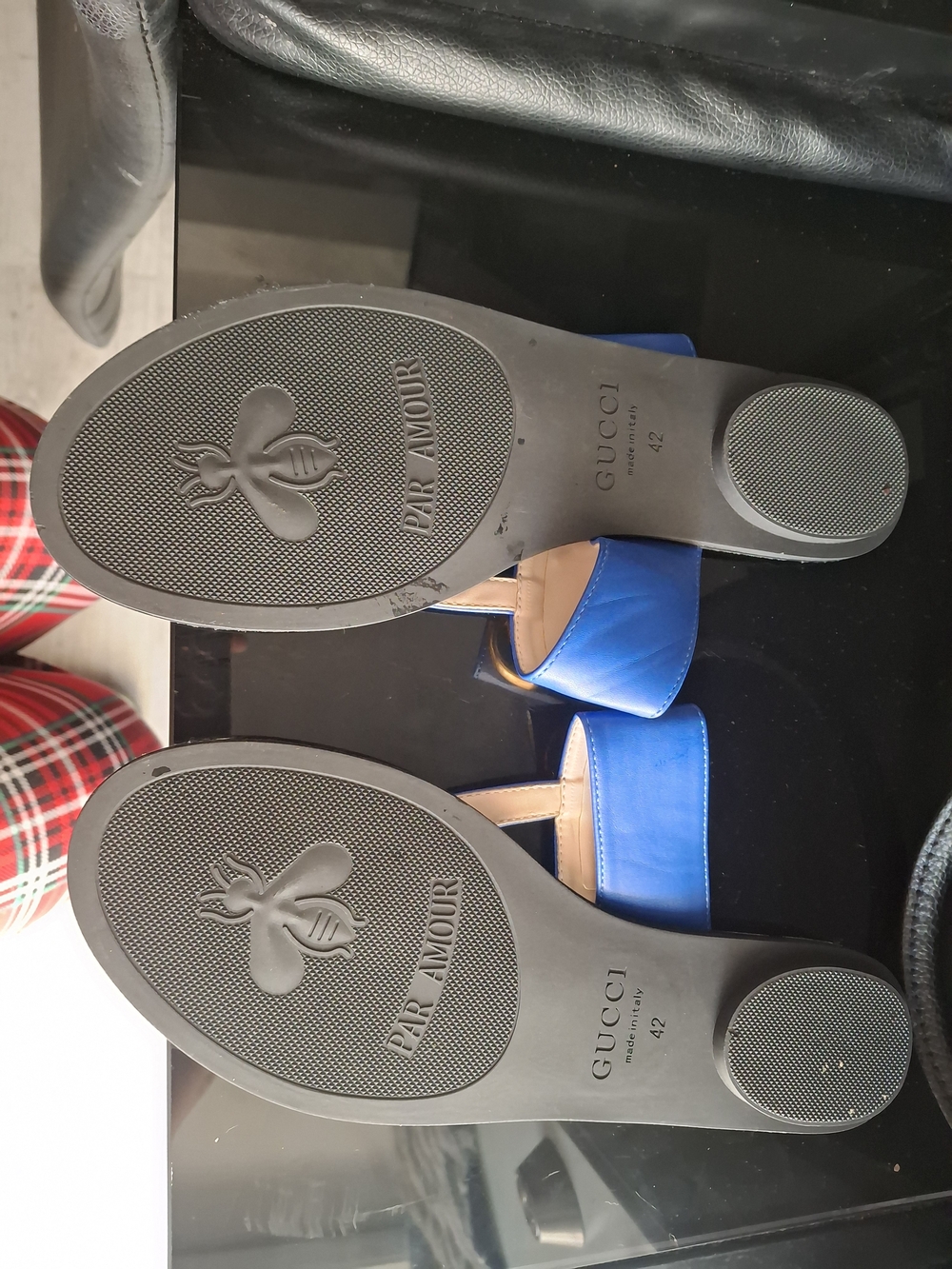 Gucci Blue GG Thong Sandals with Gold Logo - Picture 3 of 3